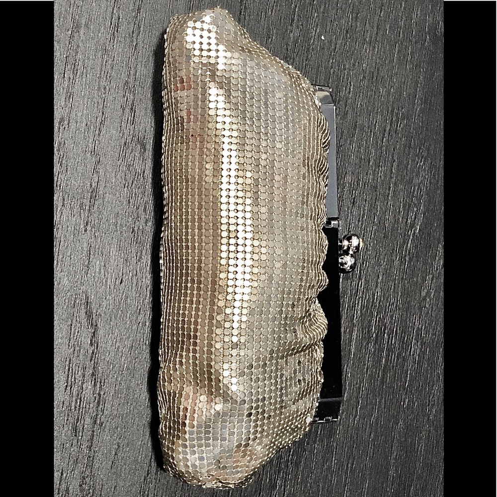 1960’s Duramesh Hinged Clutch - Picture 5 of 9